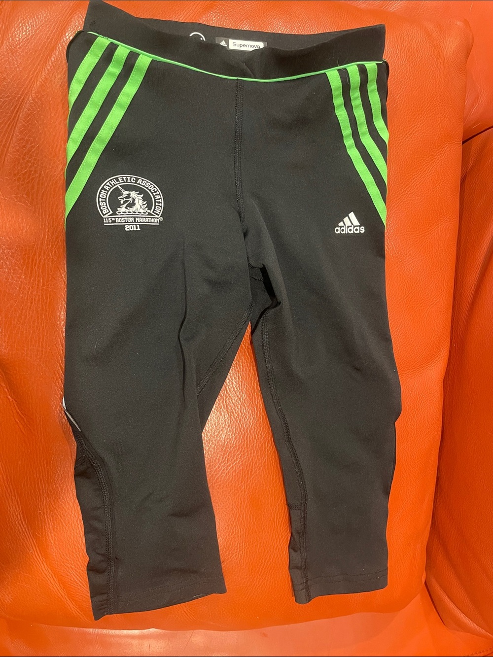 2011 Boston marathon adidas Black Capris Leggings with Green Stripes W XS